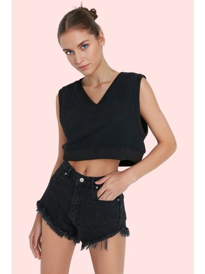 Kadın Denim Mini Şort Pamuk Yırtık Detaylı Rahat Kalıp Günlük Kullanım Yaz Aylarının Vazgeçilmezi