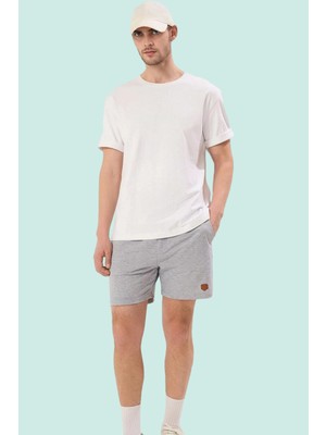 Erkek Kısa Boy Melanj Şort Günlük Kombinler Için Rahatlık ve Stil Yaz Aylarının Vazgeçilmezi
