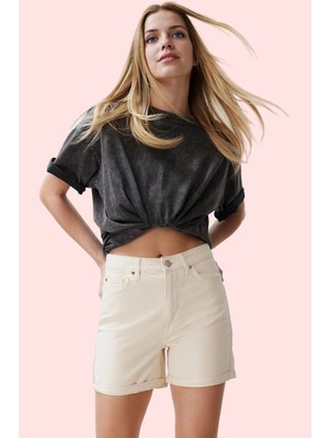 Kadın Denim Şort Pamuk City Short Kalıp Geniş Paça Yazlık Günlük Kullanım Kaliteli Malzeme