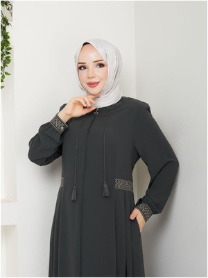 Nakışlı ve Bağcıklı Ferace