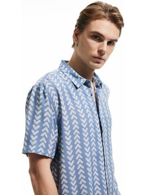 Viskon Regular Fit Kısa Kollu Desenli Gömlek