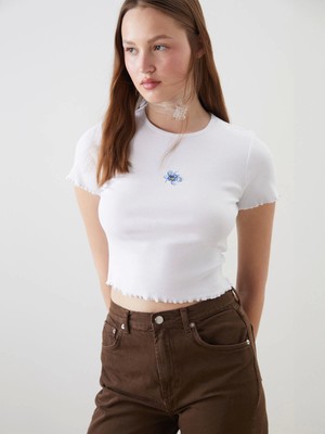 Xsıde Beyaz Bisiklet Yaka Çiçekli Crop