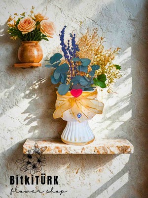 Bitkitürk Ayaklı Beton Saksıda Mumyalanmış Aranjman