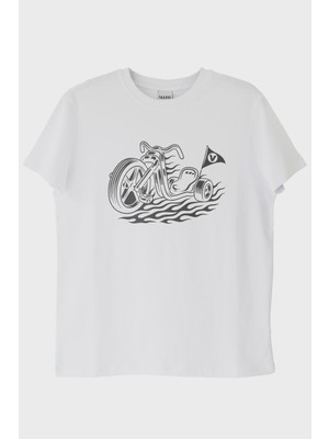 NUUGG Motorlu Bayrak Tasarımlı Biker Beyaz Tişört