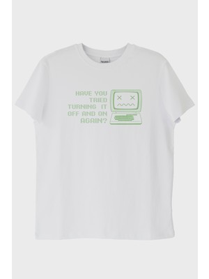 Nuugg Turning It Off And On Again Baskılı Retro Beyaz Tişört (S)