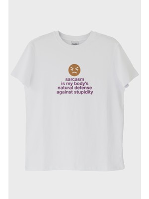 Nuugg Sarcasm Is My Body’s Natural Defense Baskılı Beyaz Tişört (Xs)