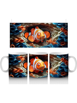 Mercanlar Arasında Yüzen Neşeli Palyaço Balığı – Baskılı Kahve Kupası