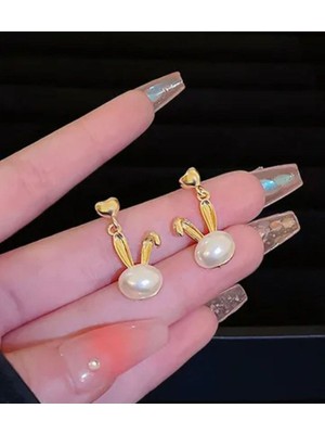 Şıklığınızı Tamamlayacak Tavşan Figürlü Küpe