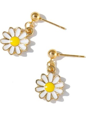 Şıklığınızı Tamamlayacak Papatya Modeli Kadın Küpe