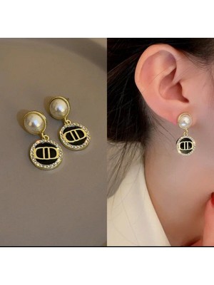 Şıklığınızı Tamamlayacak Taşlı Inci Küpe