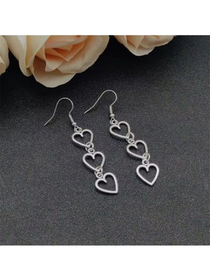 Kalp Detaylı Zarif Gümüş Renk Kadın Küpe - Aşkınızı Yansıtın