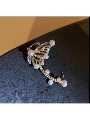 Zarif Taşlı Kelebek Kıkırdak Küpe ile Şıklığınızı Yükseltin