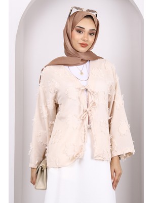Bej Ön Bağlamalı Püsküllü Kimono