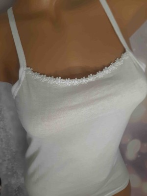 Beyaz Ip Askılı Yakası Papatyalı %100 Pamuk Rahat Kullanışlı Hafif Kadın Atlet