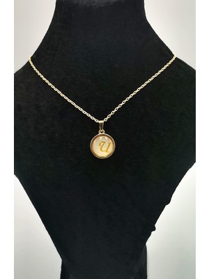Gold Renk Küçük Boy Kararmaz ''u'' Harfli Kolye