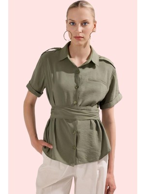 Kadın Kısa Kollu Gömlek Yaka Düz Desenli Regular Kalıp Iş Gömleği Yaz Aylarının Vazgeçilmezi