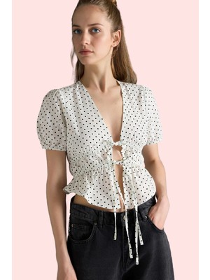 Kadın Puantiyeli V Yaka Kısa Kollu Pamuklu Bluz Yazlık Günlük Tarz Yaz Aylarının Vazgeçilmezi