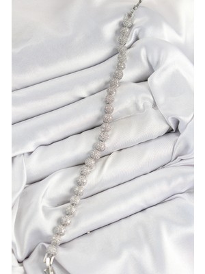 Zarif Kadın Için Silver Pirinç Zirkonlu Yarım Topcuk Prestij Bileklik