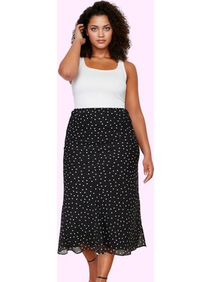 Kadın Puantiyeli Balık Etek Dokuma Şifon Kumaş Günlük ve Özel Günler Için Kaliteli Malzeme