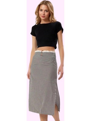 Kadın Terrycotton Kumaşlı Belden Düğmeli Fırfırlı Ekoseli Midi Etek Yaz Aylarının Vazgeçilmezi