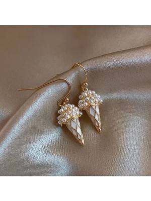 Zarif Dondurmalı Küpe ile Tarzınızı Yansıtın