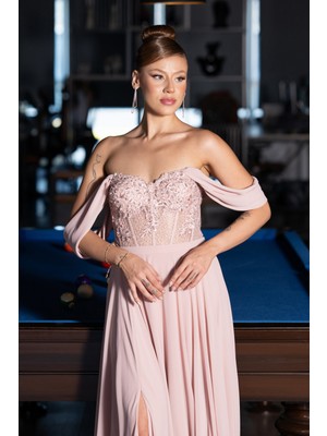 Işlemeli Kayık Yaka Yırtmaçlı Uzun Şifon Abiye ABU3310