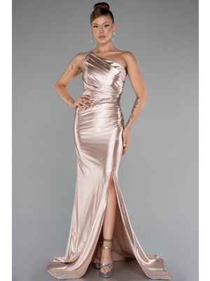 Tek Omuz Yırtmaçlı Uzun Saten Mezuniyet Elbisesi ABU5022