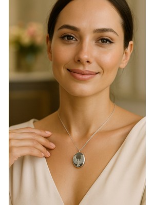 Kapaklı Alya Model Kadın Gümüş Kolye