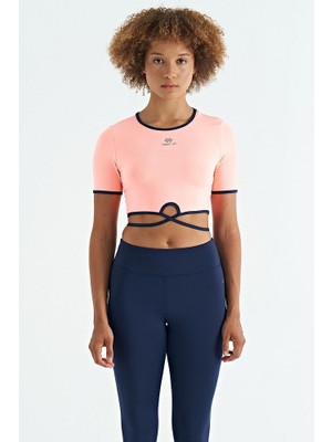 Yavruagzı Bel Bağlama Detaylı O Yaka Standart Kalıp Dalgıç Kumaş Kadın Crop T-Shirt - 97266