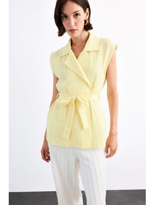 DeFacto %100 Pamuk Bağlamalı Ceket Yaka Kolsuz Bluz G0658AX25SM