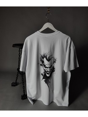 Gülüşün Ardındaki Kaos – Joker Baskılı Unisex Oversize Tişört