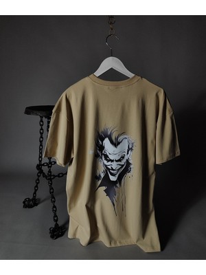 Gülüşün Ardındaki Kaos – Joker Baskılı Unisex Oversize Tişört