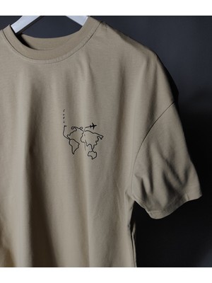 Let’s Go – Minimal Seyahat Temalı Baskılı Unisex Tişört