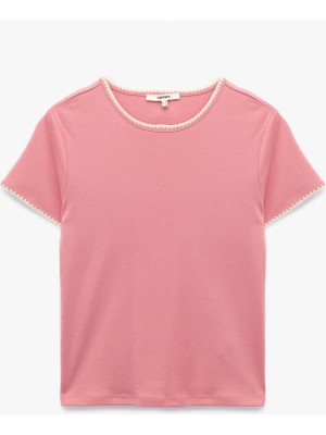 Pamuklu Slim Fit Kısa Kollu Bisiklet Yaka Kroşe Detaylı Tişört