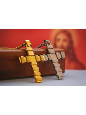 Paslanmaz Çelik Çift Renk Seçenekli Altın & Gümüş Renk Milenyum Tasarım Haç Kolye