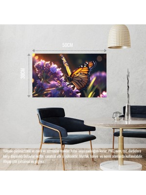 Kelebek Parlayan Güneş Işığı Altında Lavanta Çiçeğinin Üzerinde Dinleniyor 02 Çerçevesiz 50X30 cm Pvc Tablo