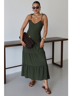 Trendseninle Kadın Koyu Haki Yeşil Askılı Bağlama Detaylı Maxi Boy Krinkıl Elbise