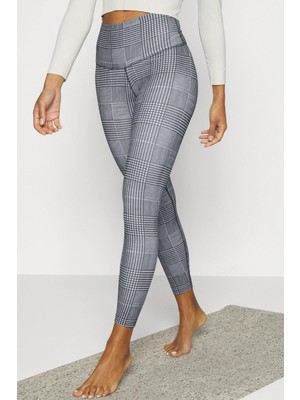 Nike Yoga High Rise 7/8 Length Tight Kadın Nakış Swooshlu Iç Yan Cepli Yüksek Bel Tayt Beyaz Siyah