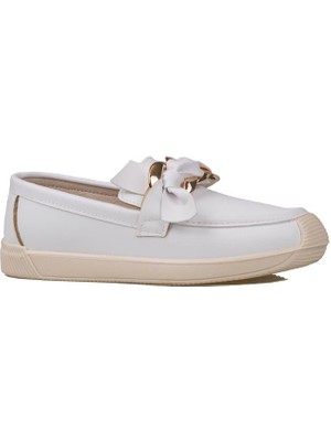 Trend Adımlar Beyaz Fiyonk Detaylı Kadın Loafer Ayakkabı