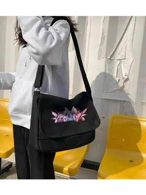 Winged Girls Baskılı Unisex Siyah Postacı Çanta, Şık ve Kullanışlı Tasarım.