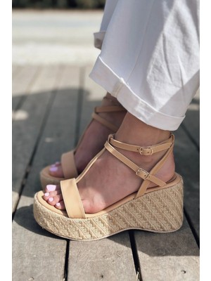 Rowsen Mat Deri Bant Detaylı Dolgu Topuklu Ayakkabı Nude