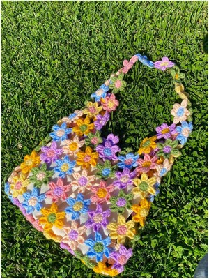 Renkli Çiçek El Yapımı Örgü Omuz Çantası ve Hediyeli Eşya Keseleri