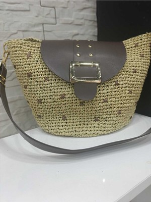 El Yapımı Şık Bej Çanta, Günlük ve Özel Kullanıma Uygun Tasarım.