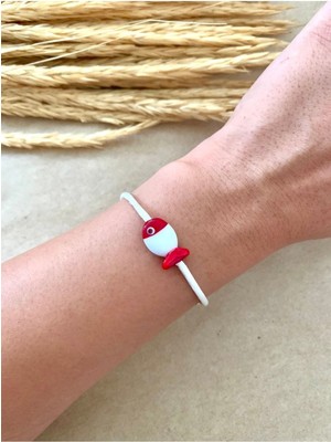 Kırmızı ve Beyaz Cam Balık Boncuklu Şık Bileklik, Zarif ve Renkli Aksesuar.