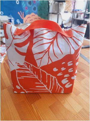 Turuncu Desenli Şık Bez Çanta, Kullanışlı ve Hafif Tasarım