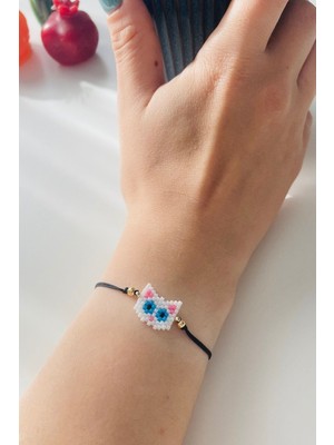 Beyaz Miyuki Kedi Bileklik, Şık ve Zarif Takı Seçeneği