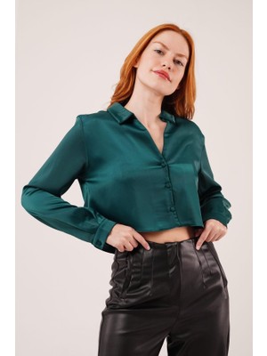 Saten Crop Model Yeşil Gömlek