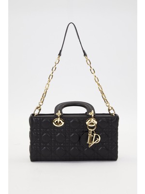 Siyah Dikdörtgen Model Aksesuarlı El Çantası