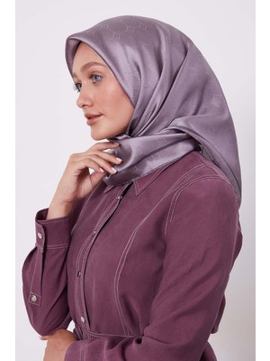 Lila Petek Desen Monogram Ipek Eşarp