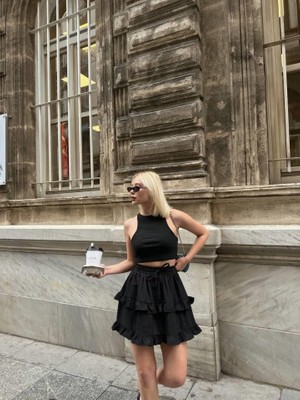 Bel Lastikli Kat Fırfır Detaylı Kısa Etek - Siyah